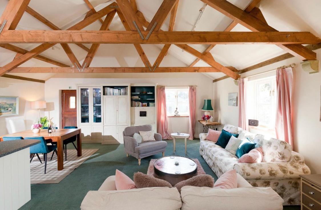 Spacious Swallow Cottage ティズベリー エクステリア 写真
