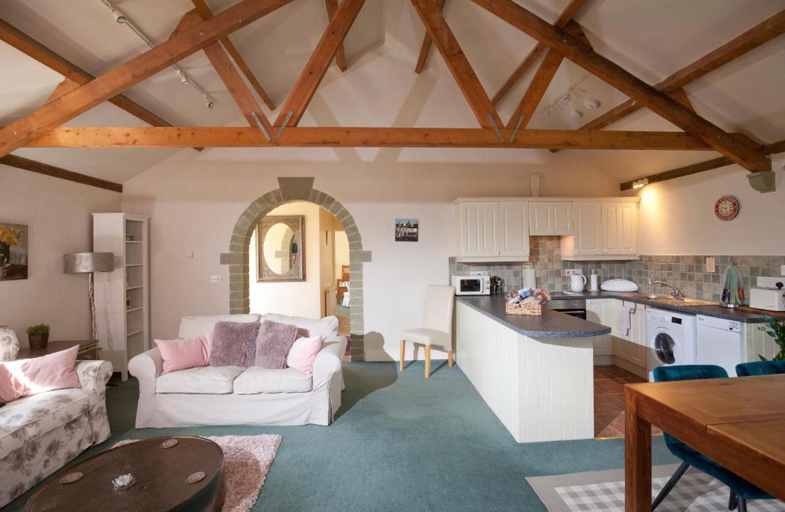 Spacious Swallow Cottage ティズベリー エクステリア 写真
