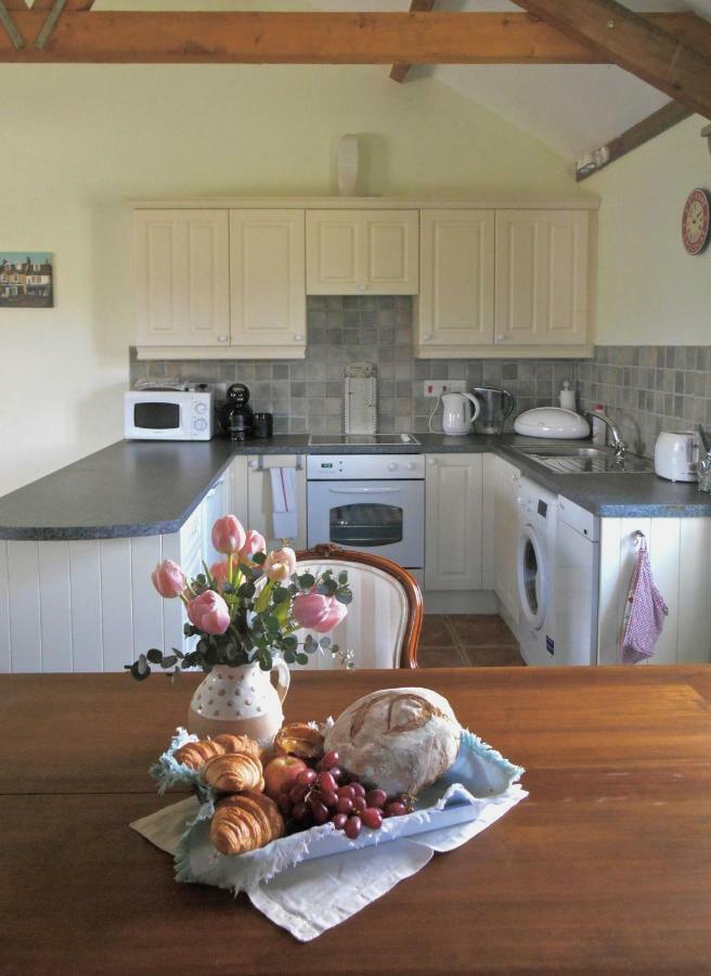 Spacious Swallow Cottage ティズベリー エクステリア 写真
