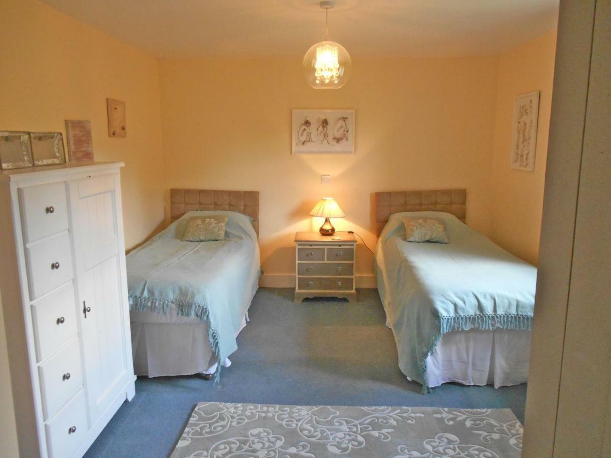 Spacious Swallow Cottage ティズベリー エクステリア 写真