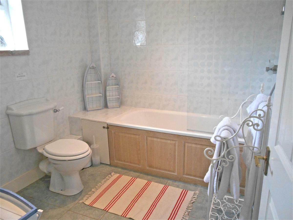 Spacious Swallow Cottage ティズベリー エクステリア 写真